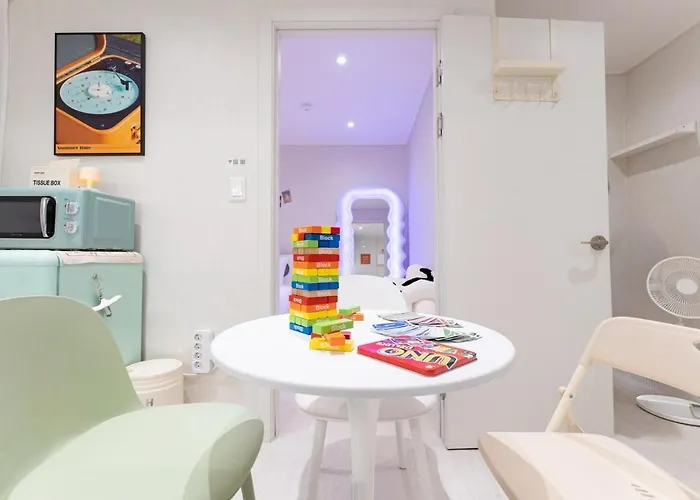 On&on ㅡ Hongdae, Gyeongbokgung, Sinchon * ソウル特別市