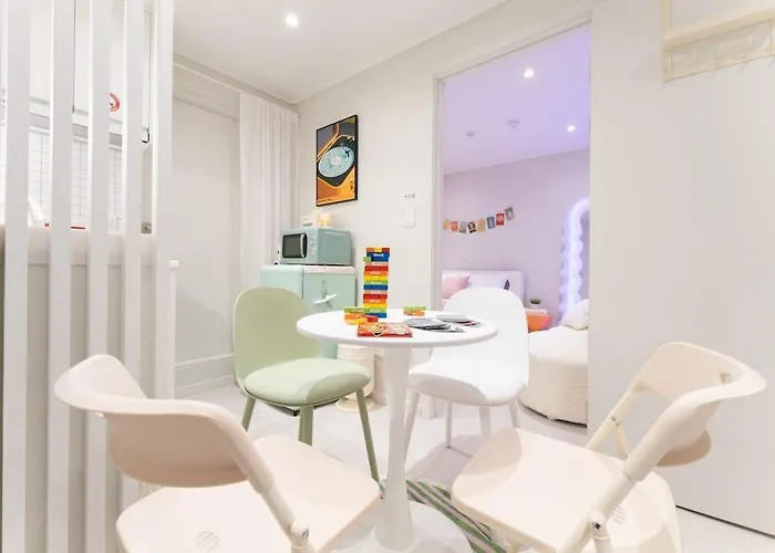 On&on ㅡ Hongdae, Gyeongbokgung, Sinchon Апартаменты Сеул